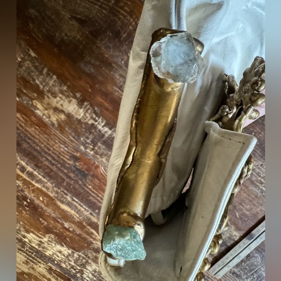 Handbag- one of a kind crossbody with a huge amethyst set in hand sculpted brass - Picture 6 of 8